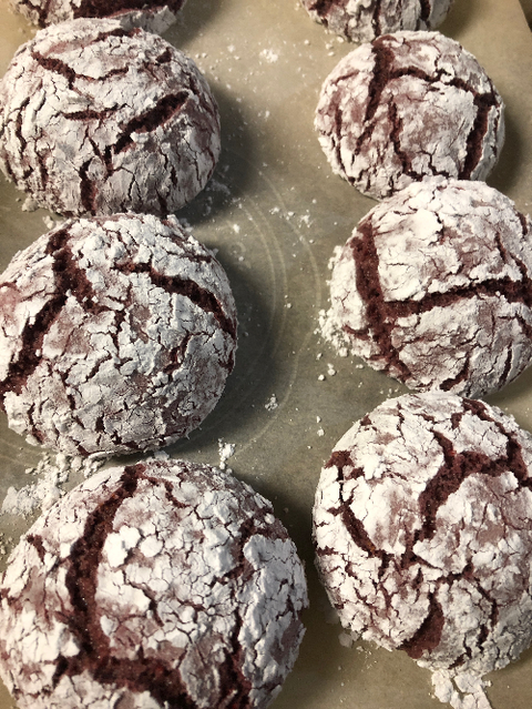 Easy and tasty: how to cook delicious Strawberry Crinkle Cookies!